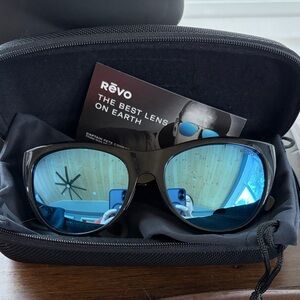 Revo Barclay Polarized Black Sunglasses with Blue Lenses 54-17-140 With Case